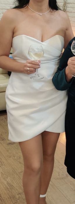 Продам белое платье