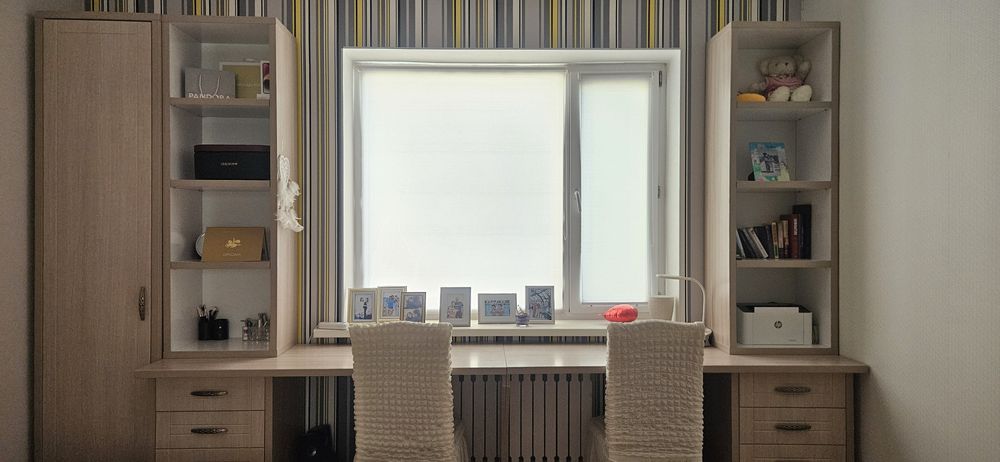 Стенка для детской или в кабинет.