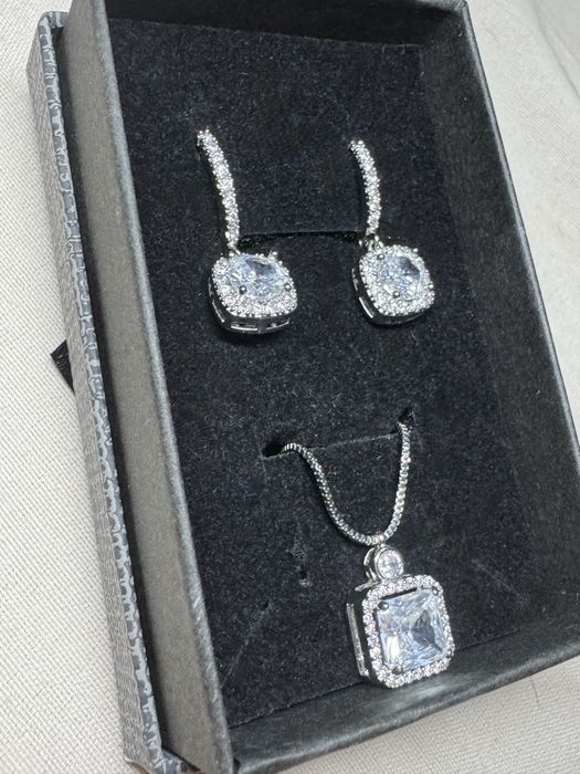 Комплект на Swarovski