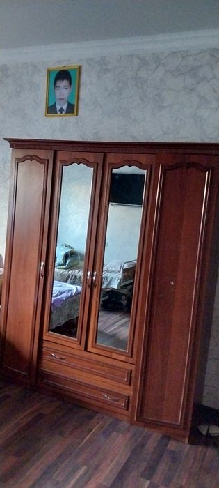 Шкаф сотилади ..