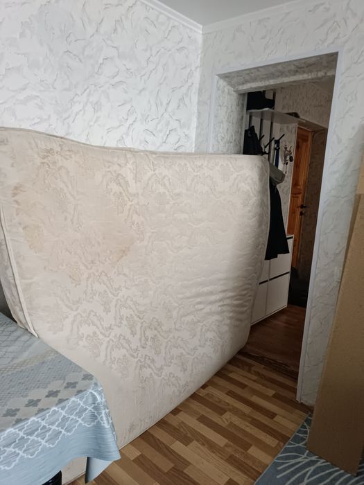 Отдам бесплатно матрас