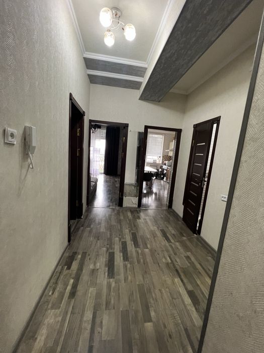 arendaga Navoida 9 mkr 2 xonalik yangi hayot domlari