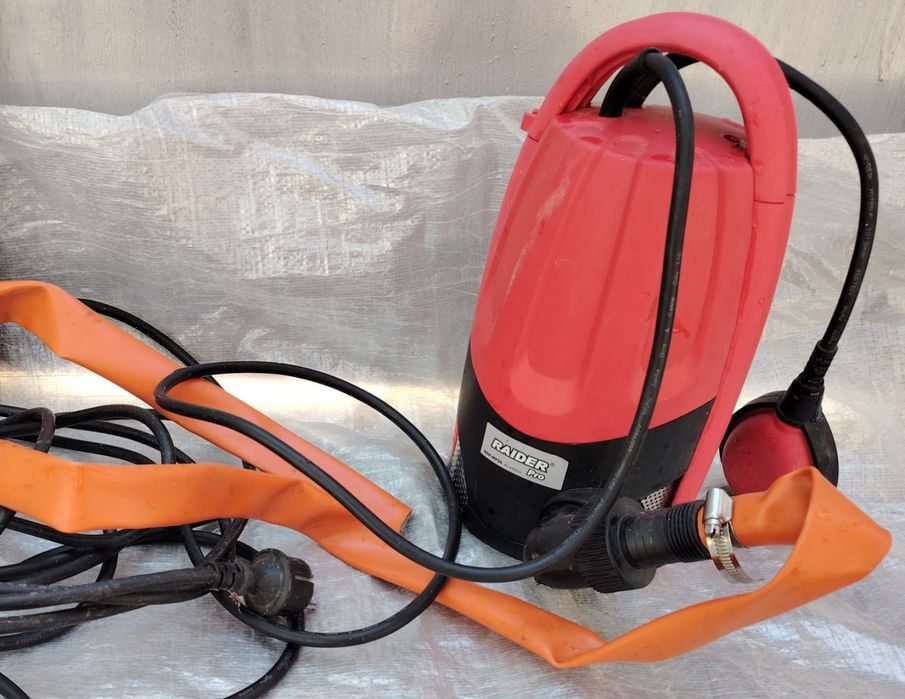 Потопяема водна помпа за мръсна вода Raider Pro RDP-WP26 (900W)