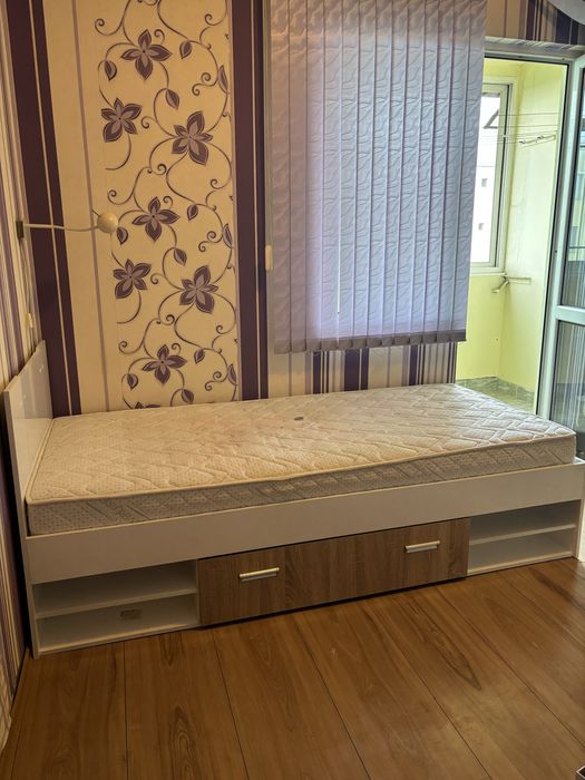 Легло 90x200 с чекмеджета и рафтове + матрак