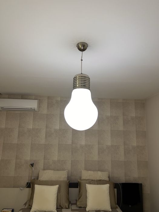 Осветително тяло висяща лампа крушка