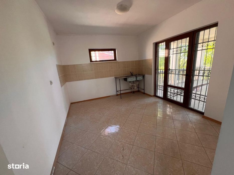 Casă S+P+1 cu terase mari și teren2700 mp – Orlești
