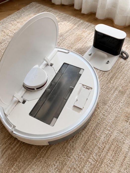 Продам робот-пылесос Roborock S5 Max