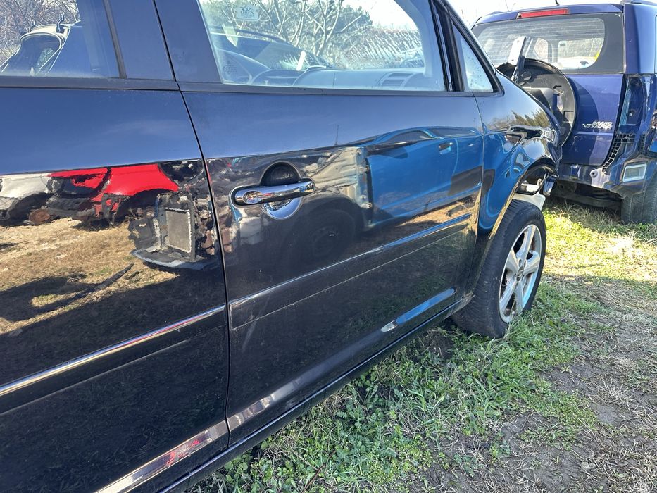 Врати десни за VW Touran черни