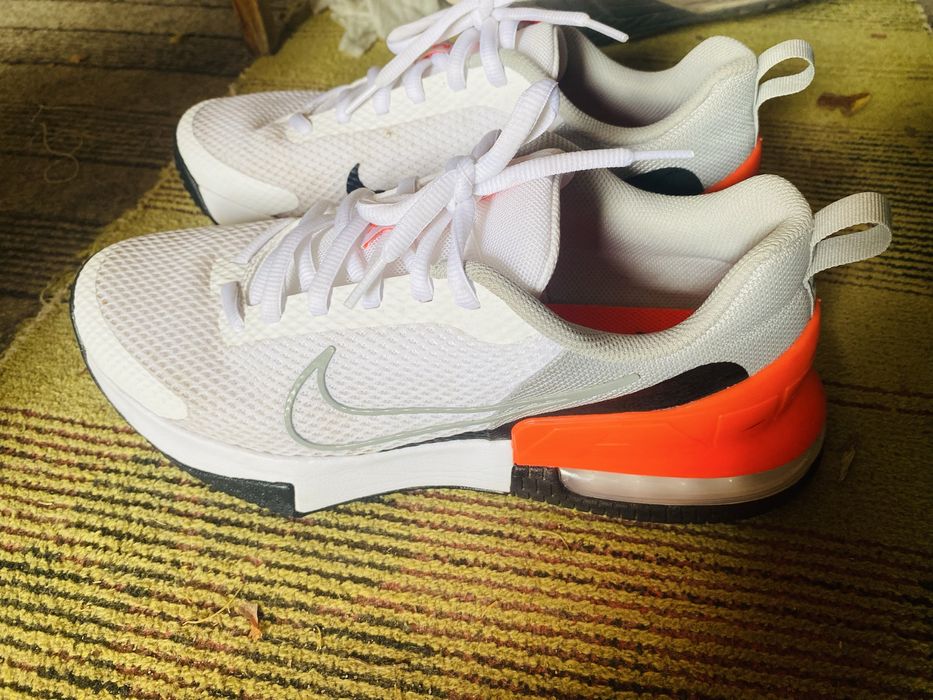 Продам кроссовки Nike оригинал