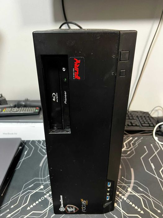 PC Gaming AMD RYZEN 5 / RX 7600 / 16 GB RAM / 500 GB SSD * Krom Amanet Margeanului *