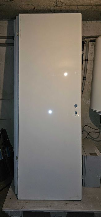 Метална врата с каса 72 х 210 х 4 см - 4 броя