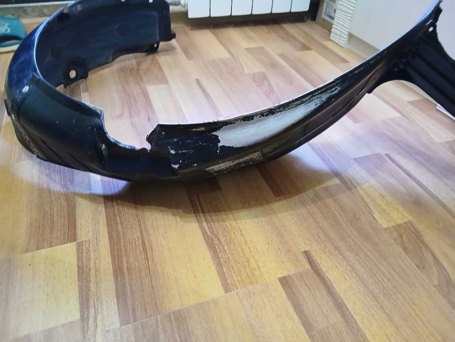 Подкрыльник правый