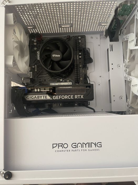 Pc de gaming in stare excelenta fara niciun defect