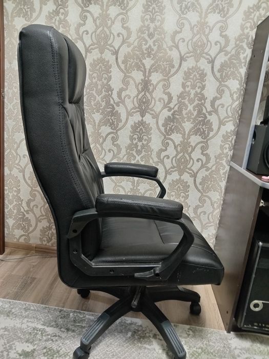 Продам кресло компютерный