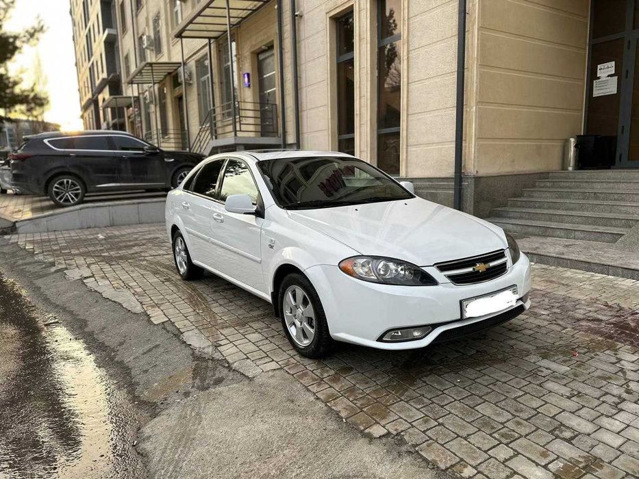 Gentra avtomobili sotiladi srochna...