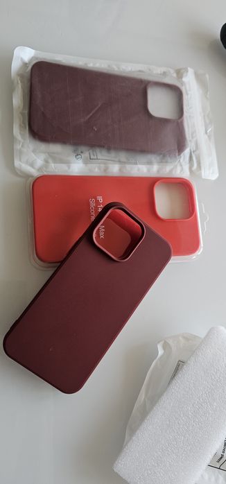 Продавам 3 бр калъф за Iphone 14 pro max