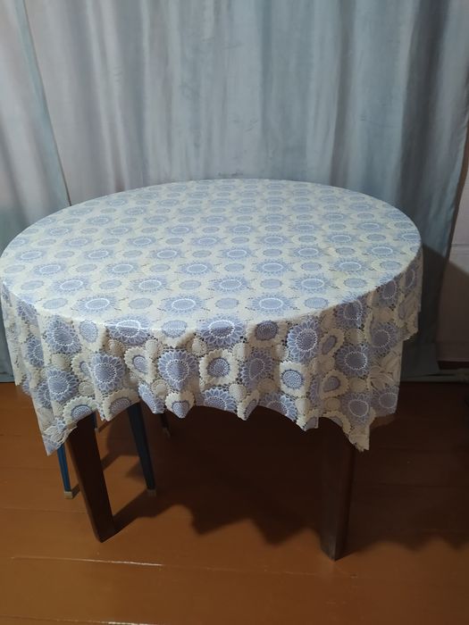 Продам раздвижной  круглый стол