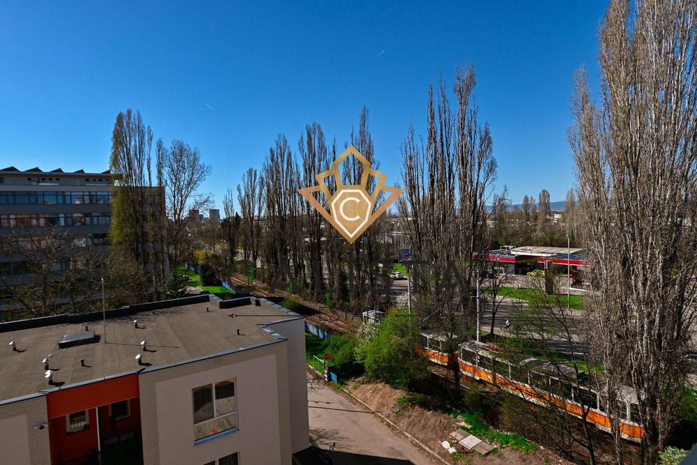 Продава се Тристаен апартамент в София, Дружба 1 - 126 кв.м за 1154 €/кв.м - Снимка #8