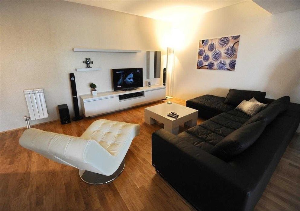 Дава се под наем Двустаен апартамент в Бургас, Зорница - 58 кв.м за 249.9 € - Снимка #1