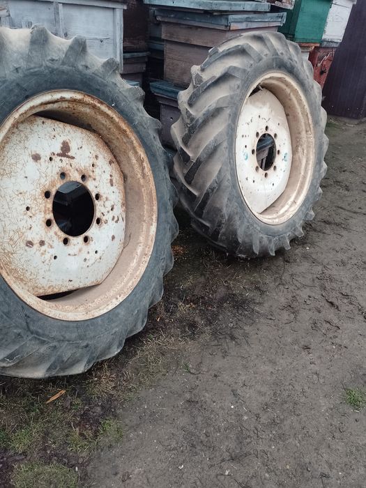 Roți, jenti, cauciucuri tractor 12,4 R32
