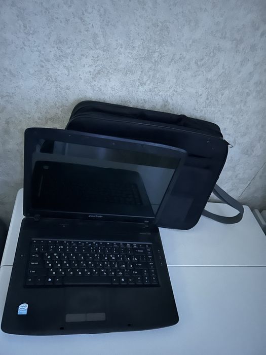 Продам ноутбук старый