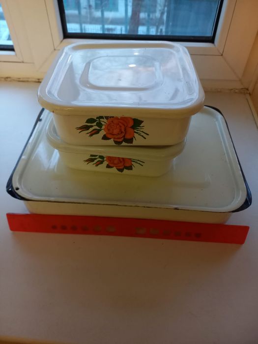 Судки эмалированные.