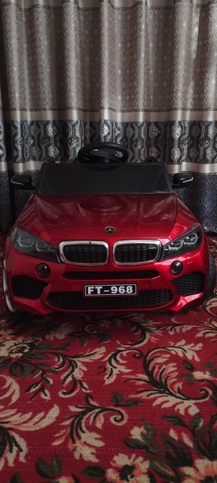 Bolalar mashinasi pulti bilan