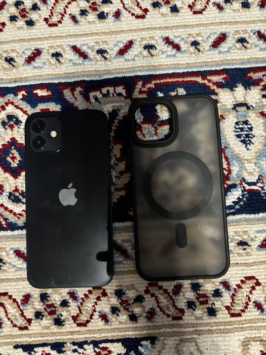 Продам айфон 12 128