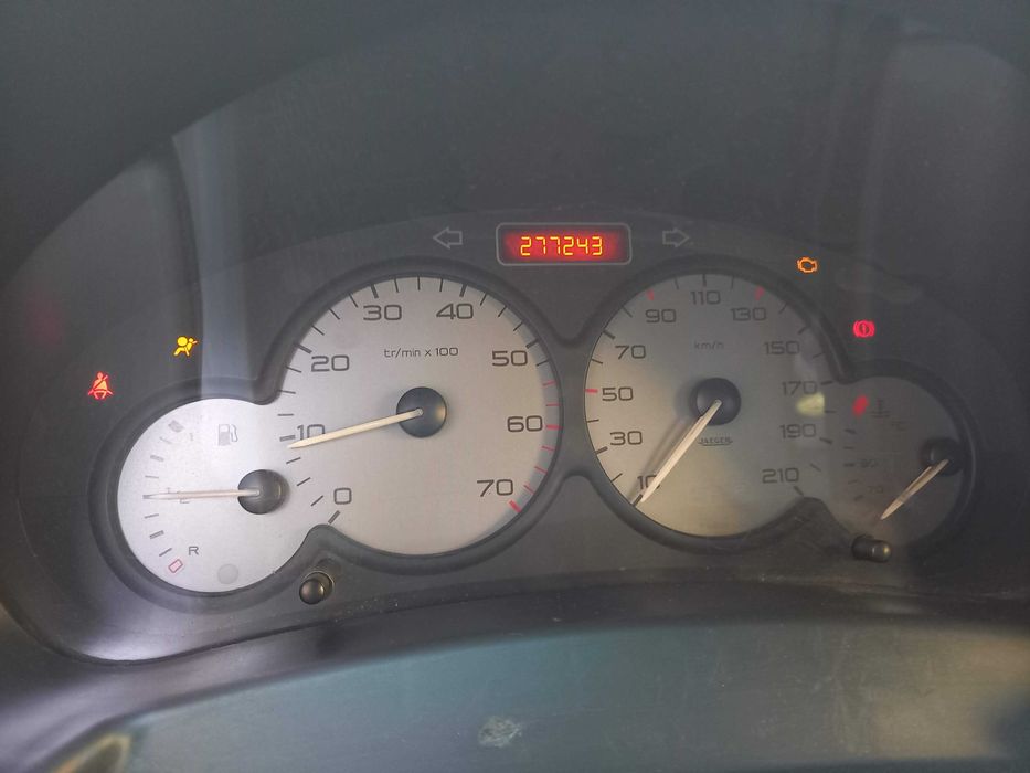 Peugeot Partner 2.0 D 6+1