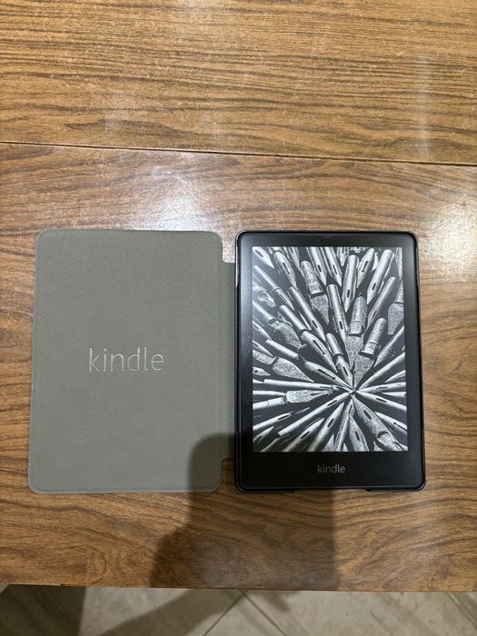 Kindle Paperwhite Signature Edition + калъф 11та генерация