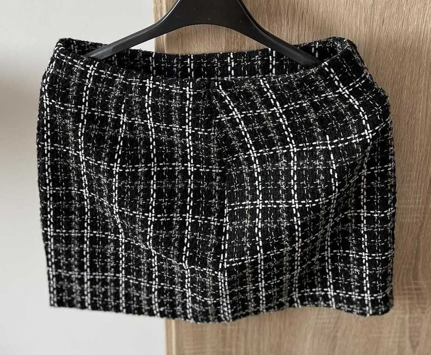 Дамска пола букле