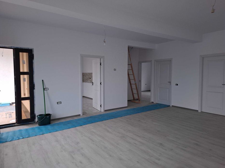 Pantelimon Ilfov,parter,3 camere 2 bai,300mp proprietate,toate actele,comision 0%