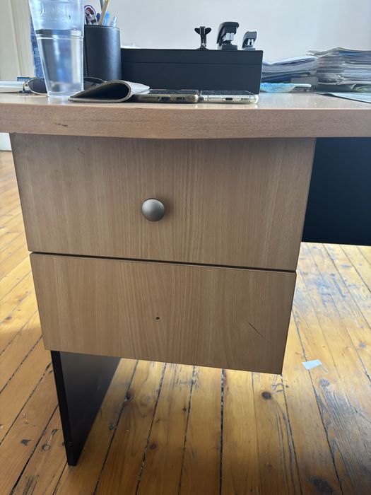 Бюро и етажерка от масивно дърво - ръчна изработка