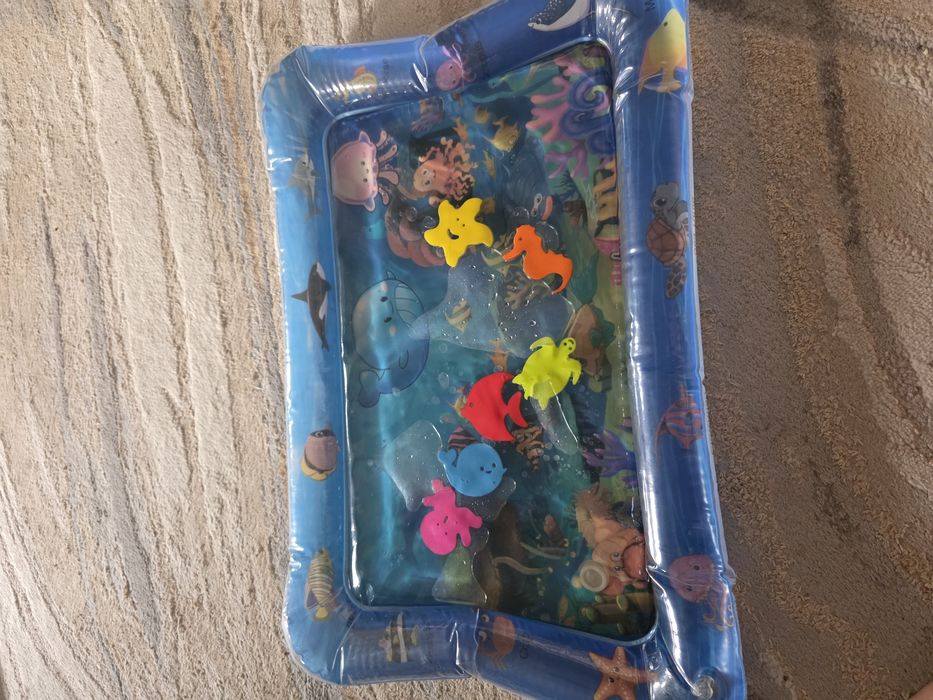 Saltea cu apa pentru bebelusi