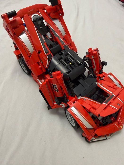 LEGO Technic Ferrari FXX K (42212) – Complet, cu cutie și instrucțiuni