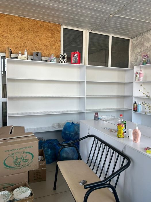 Продам полки, оборудование для магазинов.