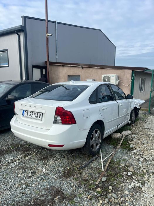 Vand volvo s40 avariat