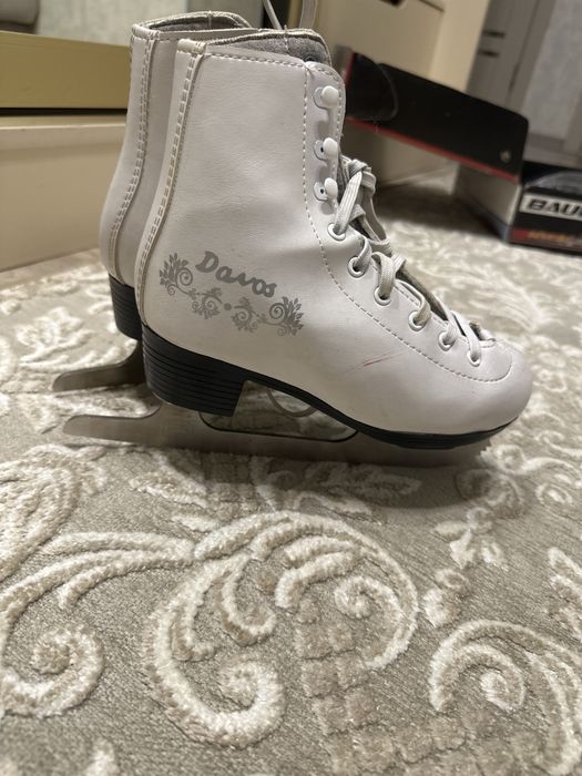 Продам коньки женские 31