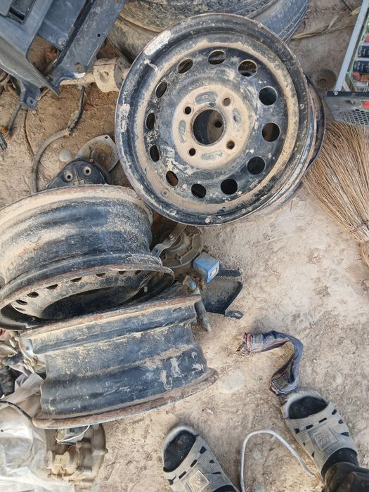 Ford escort 13 faqat deska sotiladi