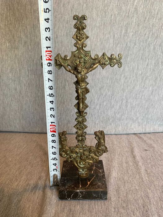 месингов настолен кръст разпятие