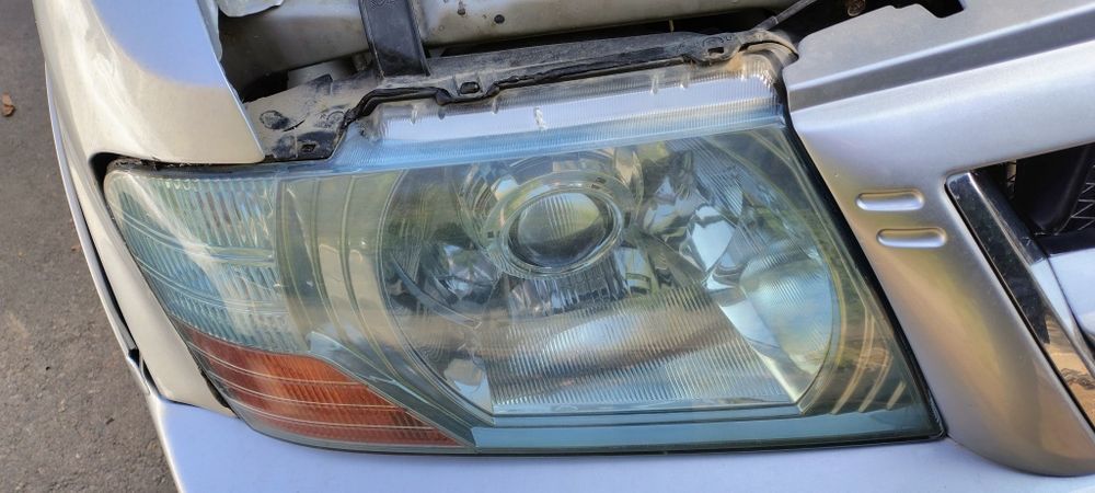 Фары на Pajero 3