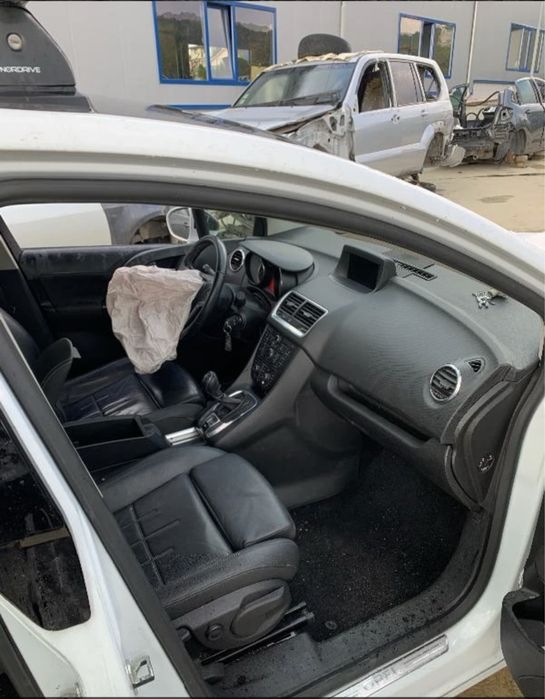 Опел Мерива B на части