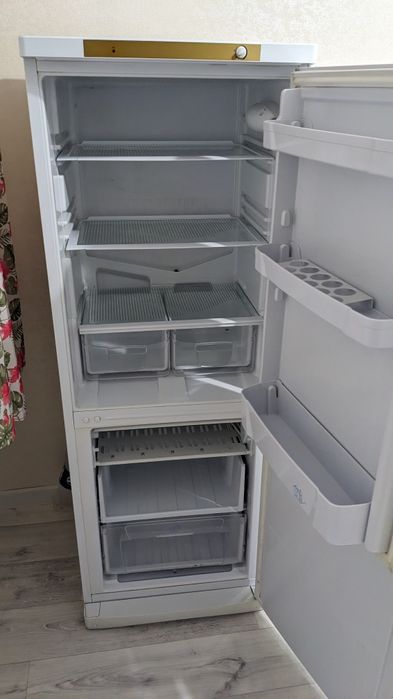 Холодильник indesit
