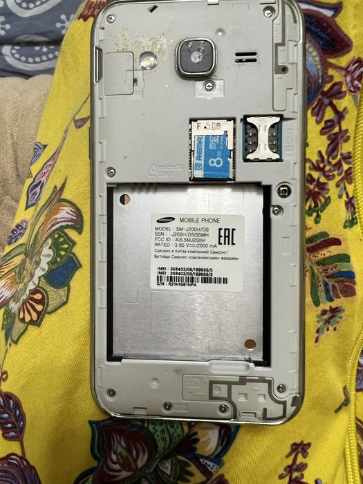 Продам телефон Самсунг J200 H
