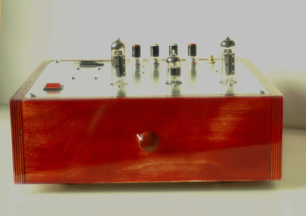 Ruby Resonance Enhancer – EL 84 SE Valve Amplifier - Лампов усилвател