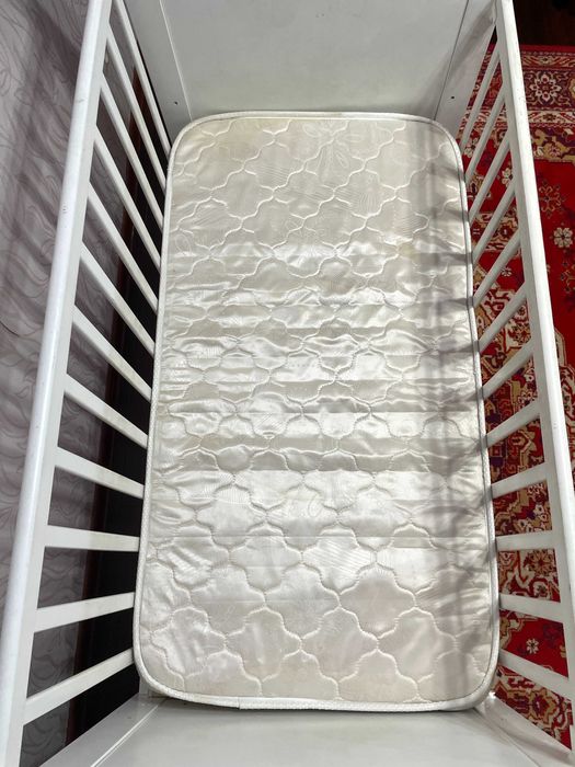 Продается фирменная детская деревянная кроватка , Турция