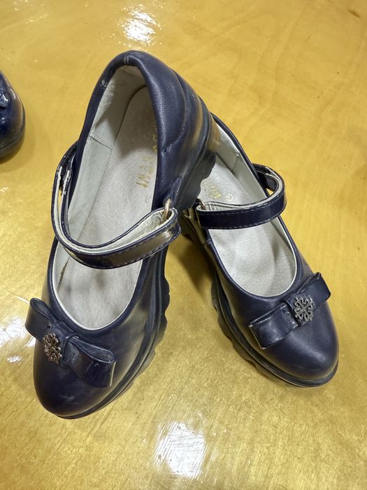 Туфли на девочку 27-28