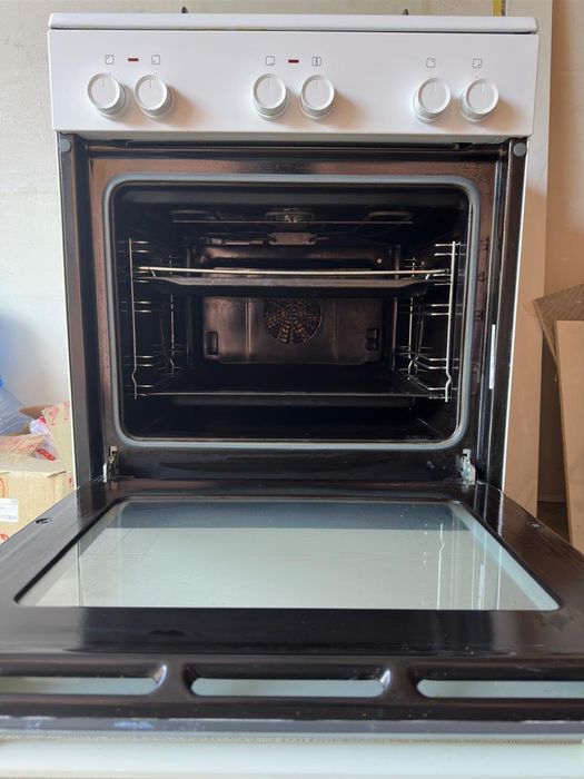 Продам газовую плиту бу Бош