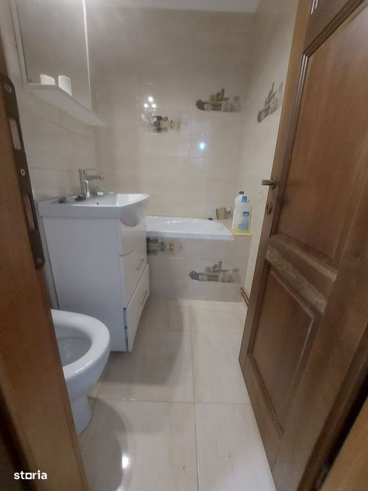 Vanzare apartament 3 camere decomandat, zona micro 6 Targoviste