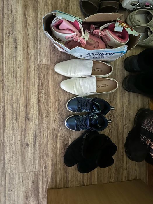 Обувь разная детская